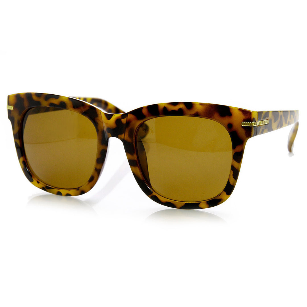 Womens Oversize Bold Rim Mod Horned Rim Sunglasses - 9301 Image 2