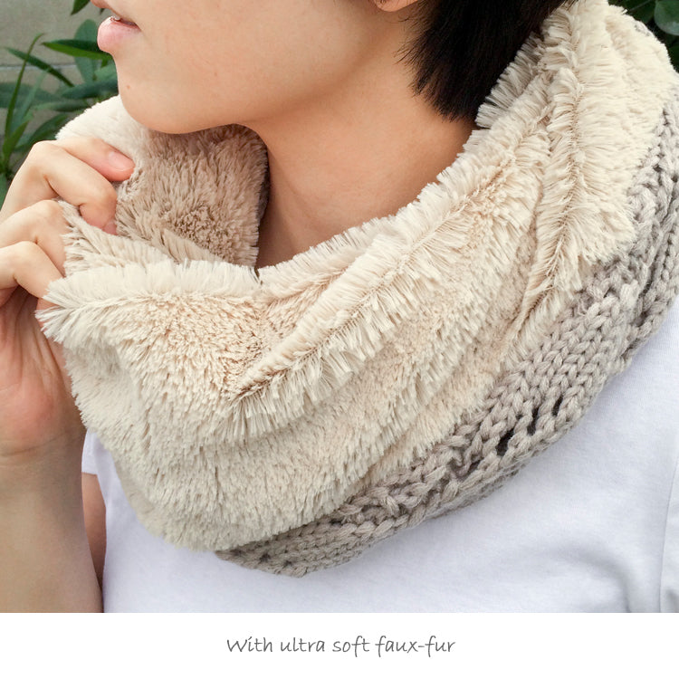 CHUNKY Cable Knit and Plush Faux-faux Neck Warmer Image 1