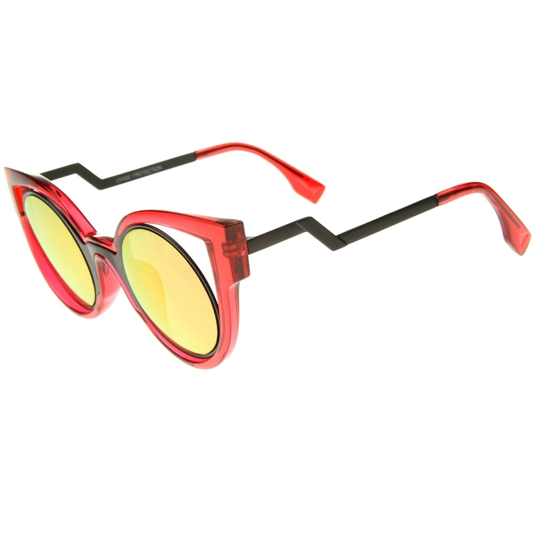 High Fashion Translucent Frame Stepped Temple Two-Tone Cat Eye Sunglasses Image 3