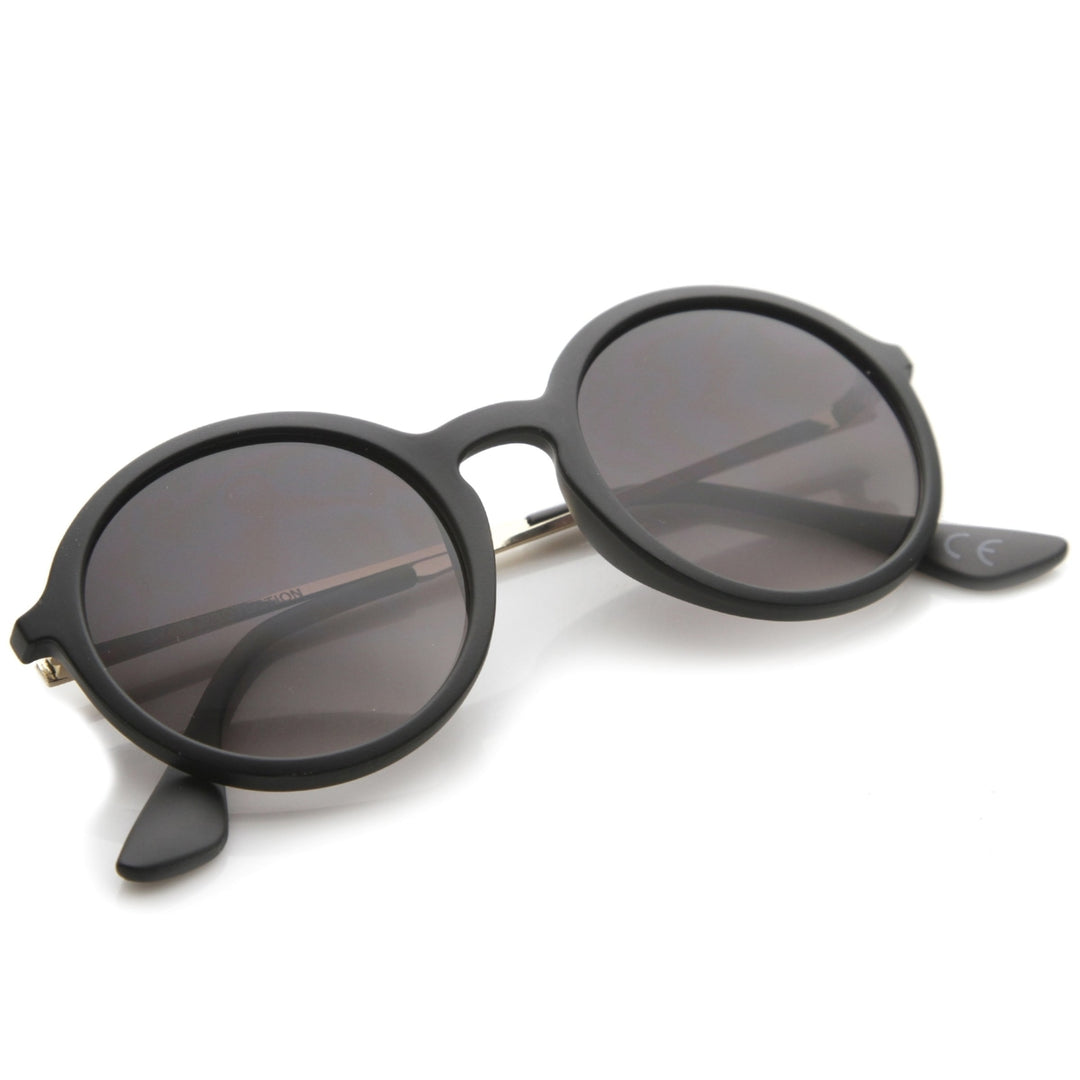 Mid Size Modern Metal Temple Gradient Lens Round Sunglasses 49mm Image 4