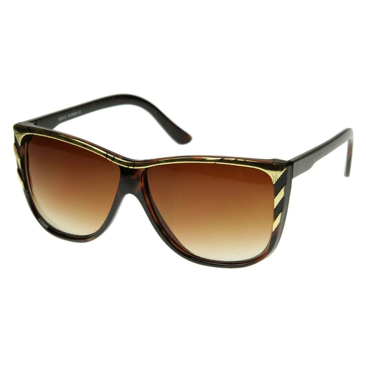 Larger Modern Retro Fashion Gold Tip Point Detail Horn Rimmed Sunglasses Image 2