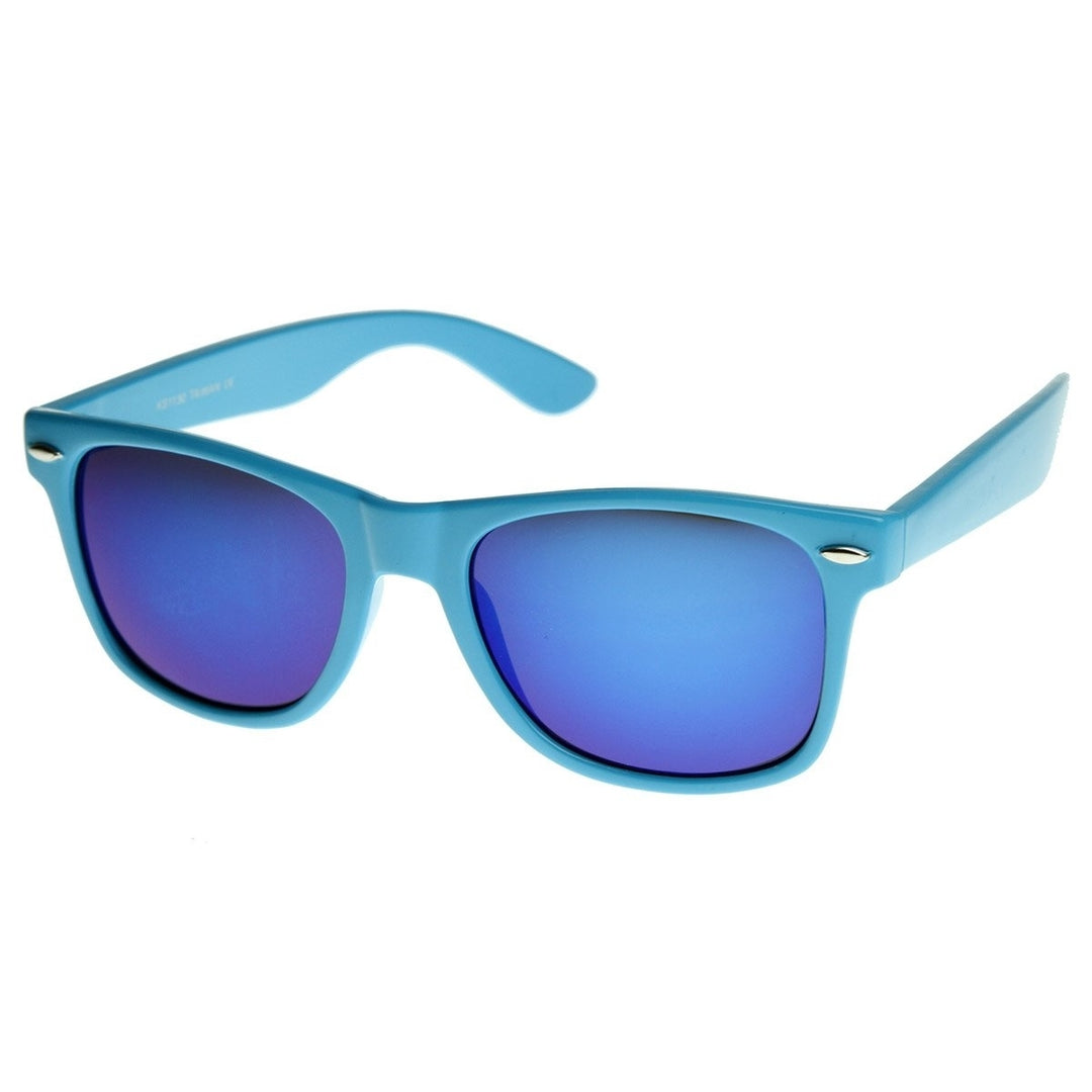 Retro Bright Horn Rimmed Sunglasses with Colorful Mirrored Lenses - UV400 Image 4