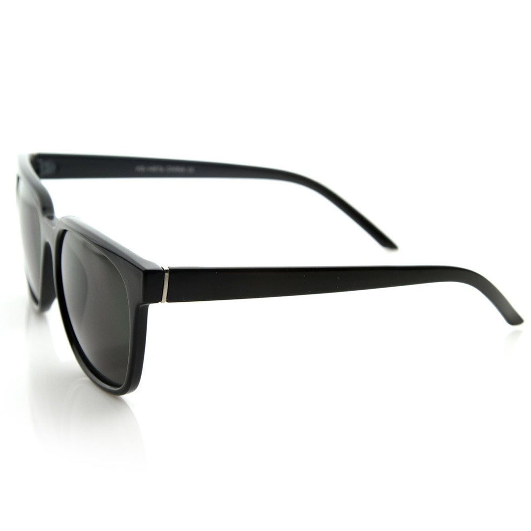 Retro Fashion Inspired Basic Horned Rim Horn Rimmed Style Sunglasses Image 3