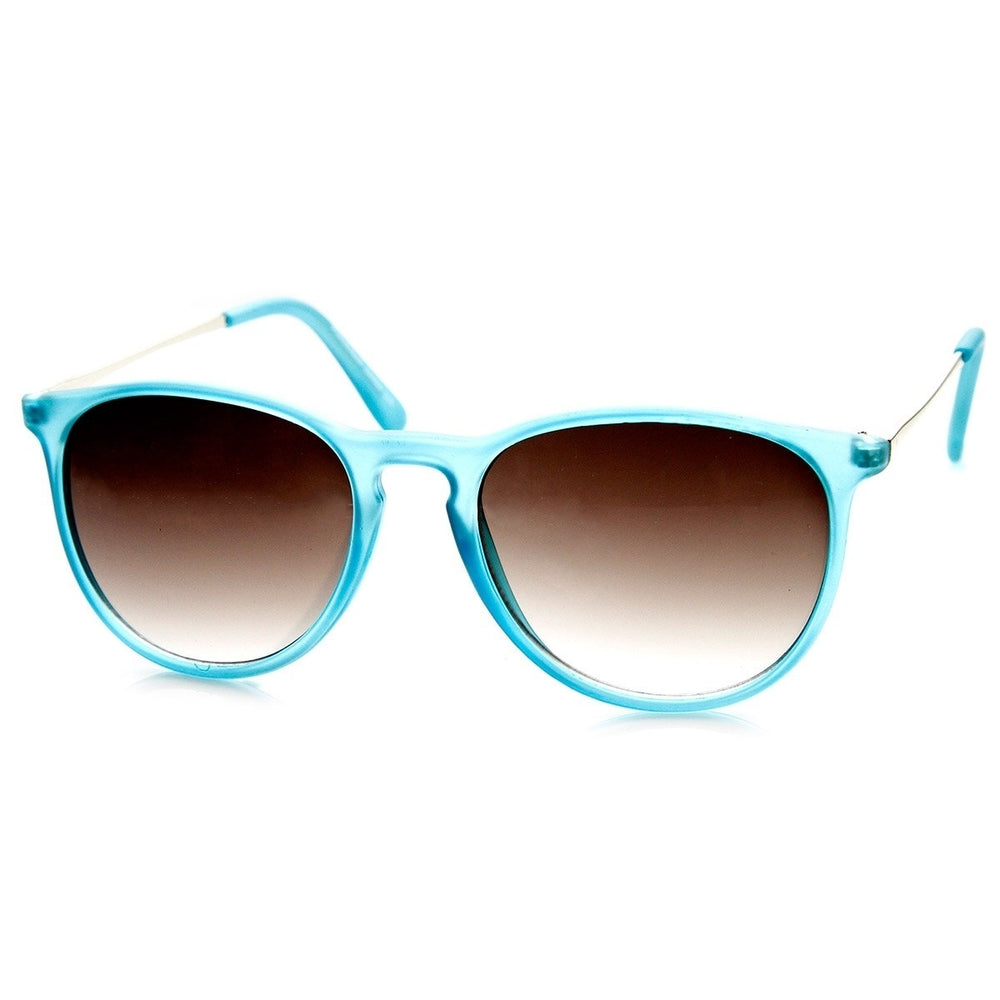 Retro Fashion Metal Arm Keyhole Bridge P3 Horn Rimmed Sunglasses Image 2