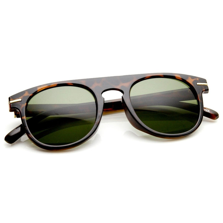 Retro Fashion Keyhole Horned Rim P3 Round Sunglasses Image 4
