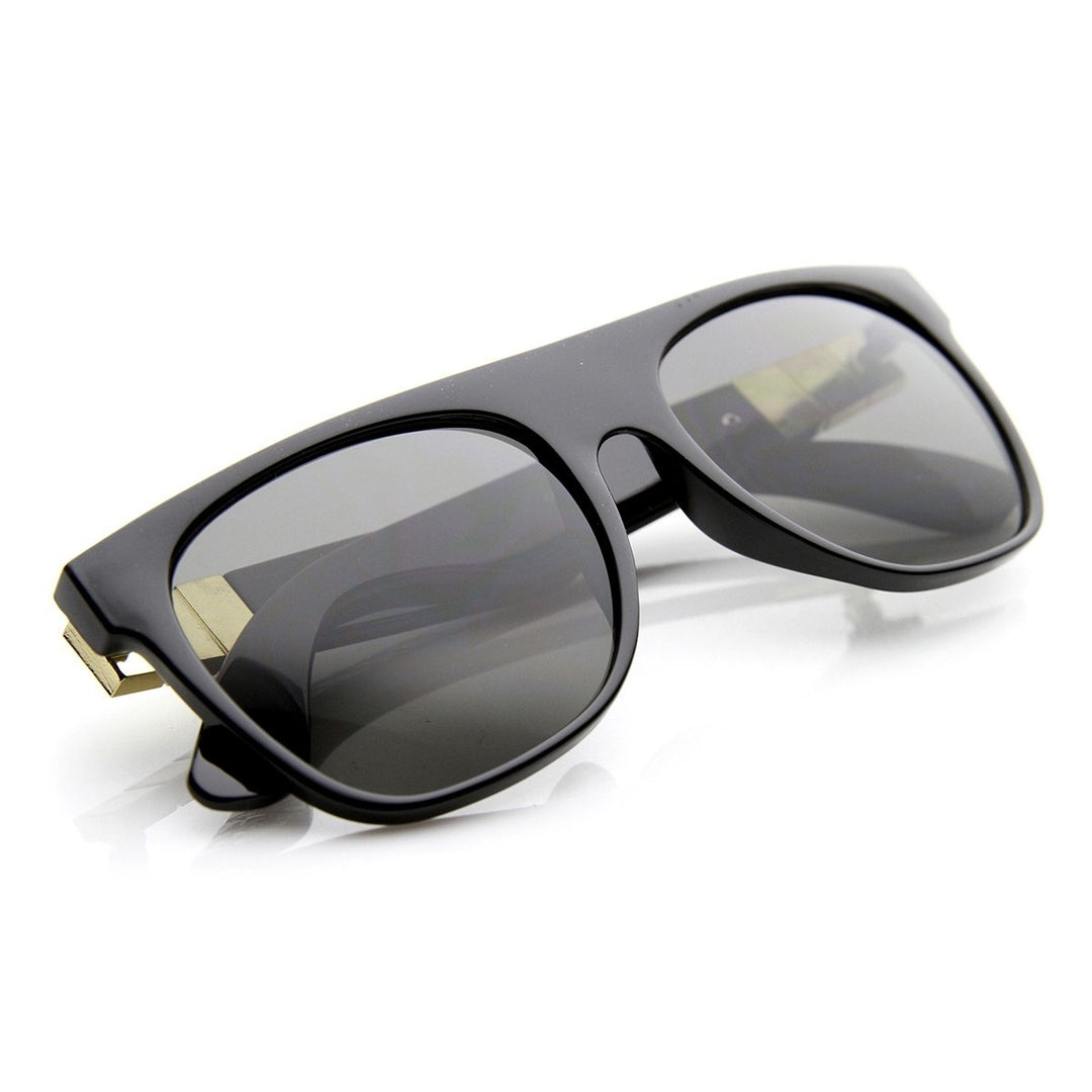 Retro Metal Accent Faux Leather Temple Flat Top Sunglasses Image 4
