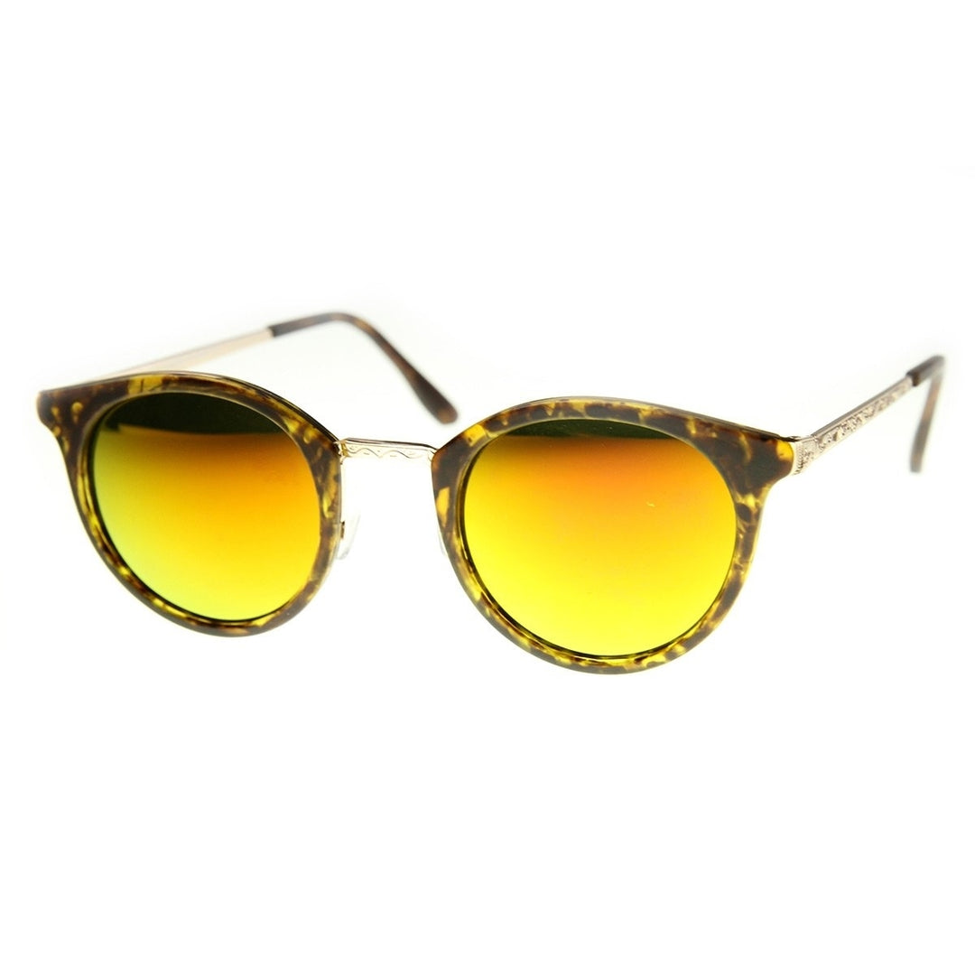 Retro P-3 Metal Temple Color Flash Mirror Lens Round Sunglasses Image 1