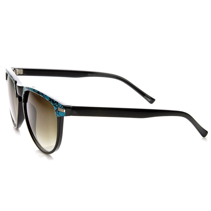 Two-Tone Pattern Color Keyhole Mod Horn Rimmed Sunglasses Image 3