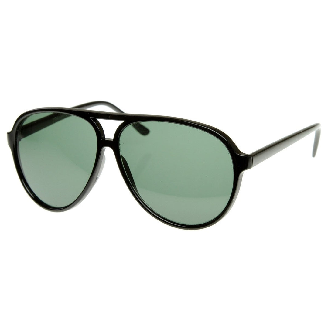 Vintage Inspired Classic Tear Drop Plastic Aviator Sunglasses Image 2