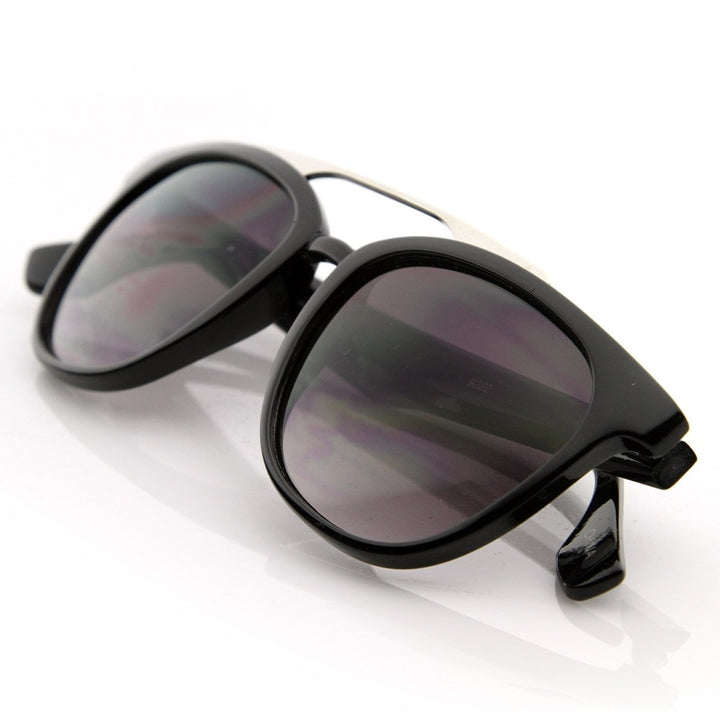 Vintage Inspired Fashion Horn Rimmed Horn Rimmed Sunglasses with Metal Crossbar Image 4