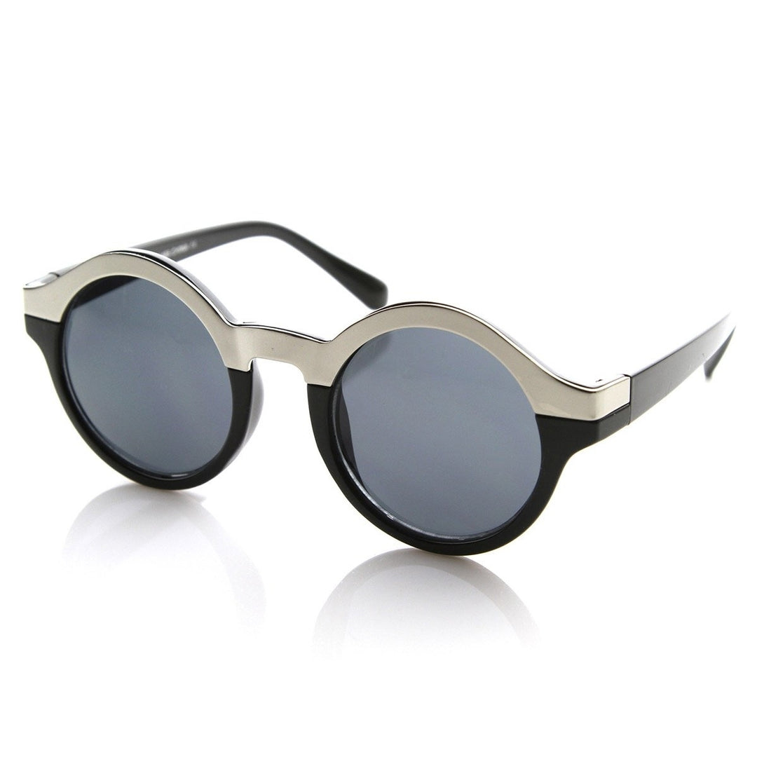 Vintage Inspired Retro Fashion Round Horned Circle Sunglasses Image 2