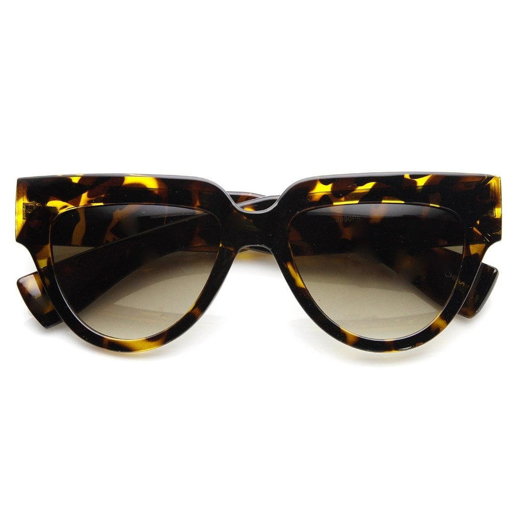 Womens Fashion Bold Frame U-Shaped Flat Top Sunglasses Image 1