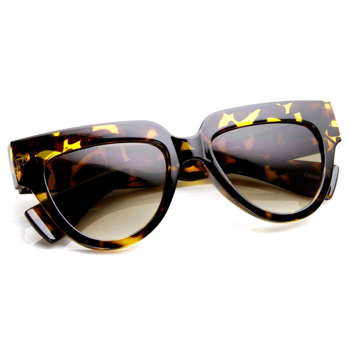 Womens Fashion Bold Frame U-Shaped Flat Top Sunglasses Image 4
