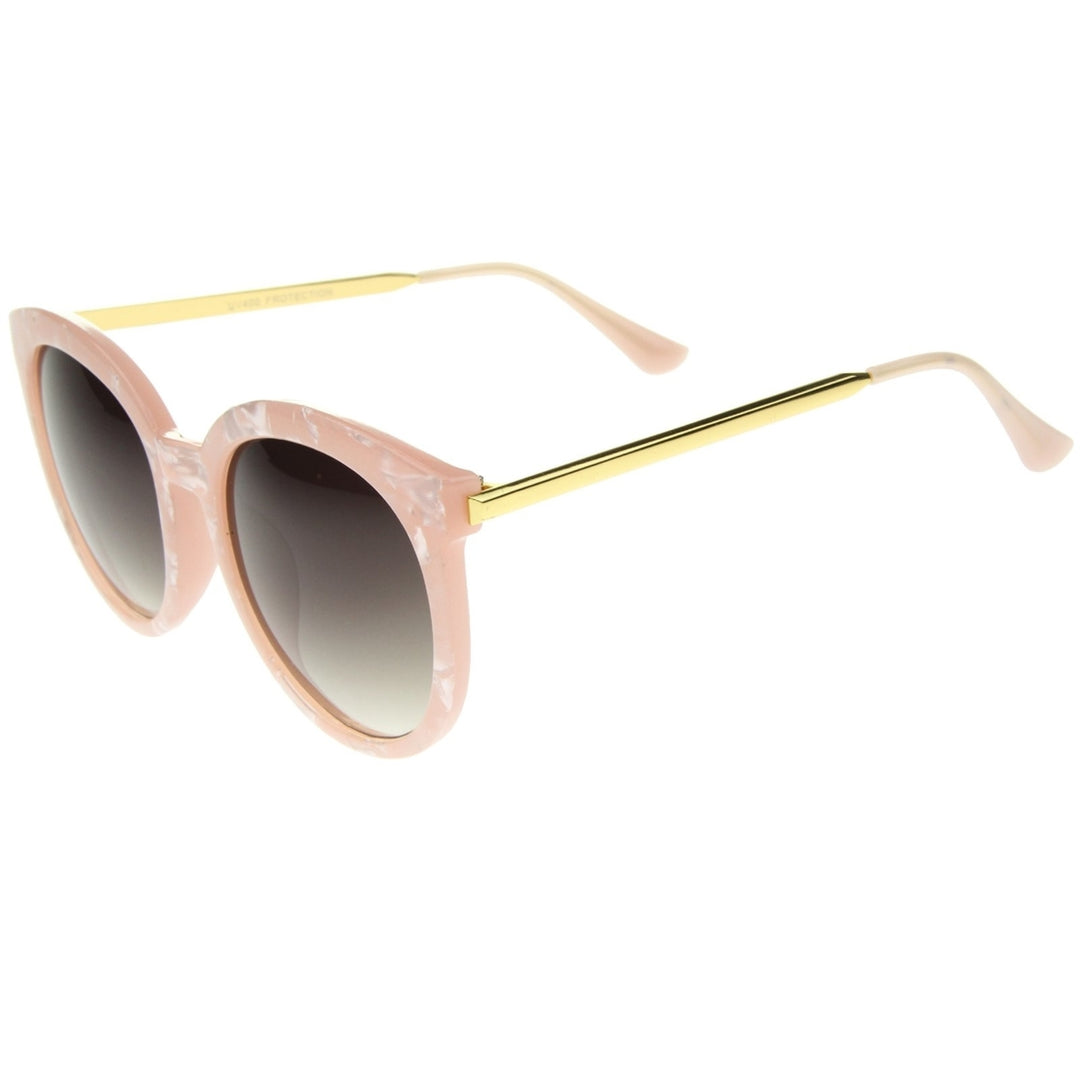 Womens High Fashion Oversized Marble Finish Metal Temple Round Sunglasses Image 3