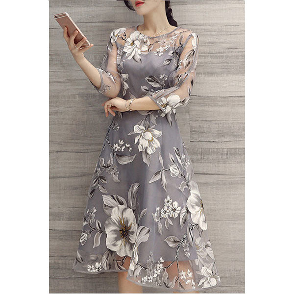 Plus Size Women Gray Going out Elegant 3/4 Sleeve Printed Floral Dress Image 2