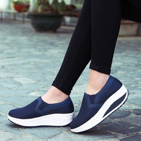 Woman Comfortable Casual Shoes For Spring And Summer Image 1