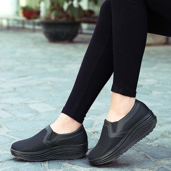 Woman Comfortable Casual Shoes For Spring And Summer Image 1