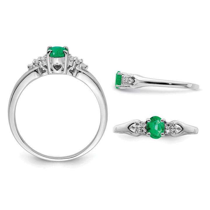 1.10 Carat (ctw) Emerald Ring in Sterling Silver with White Sapphires Image 4