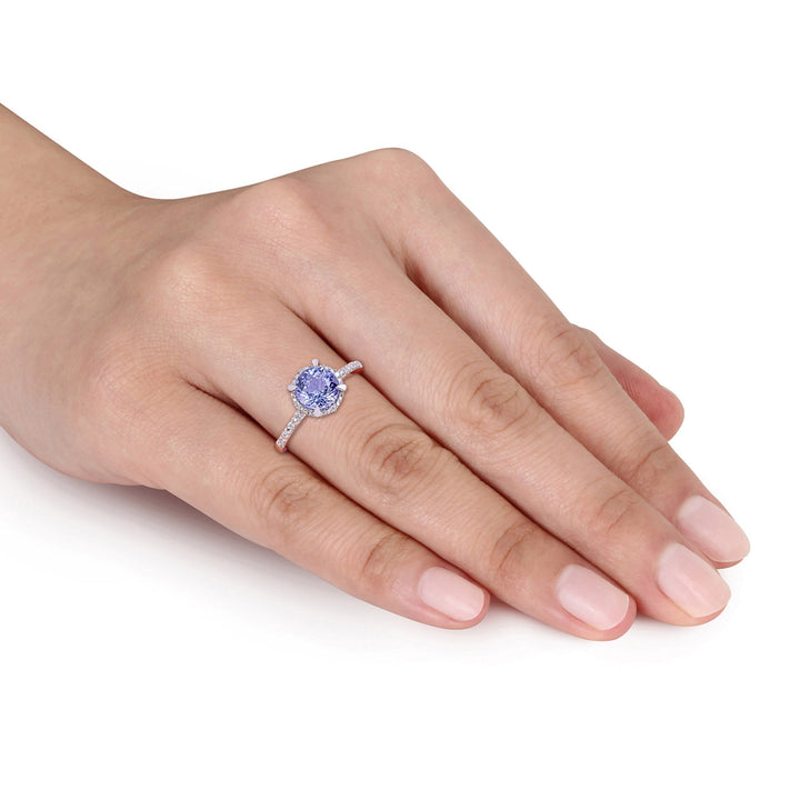 1.50 Carat (ctw) Tanzanite Solitaire Ring in 10K White Gold with Accent Diamonds Image 3