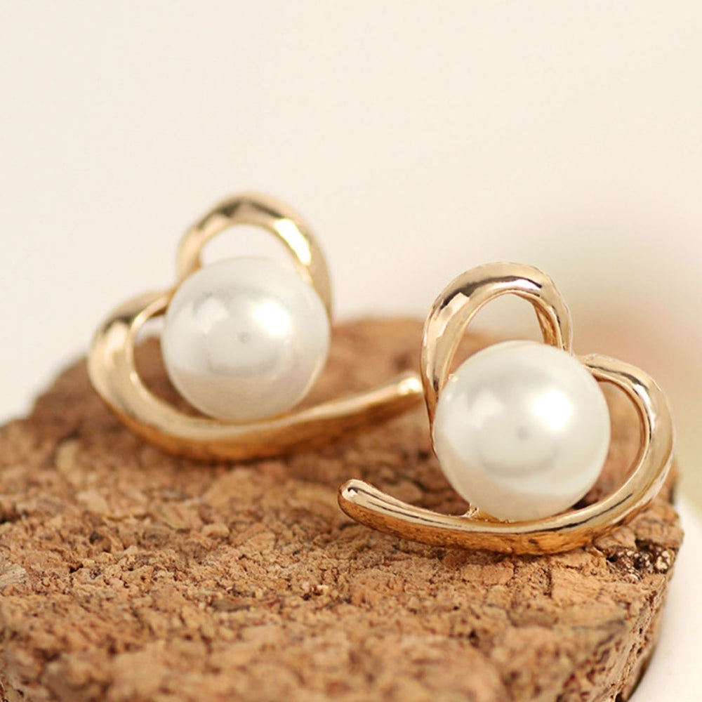 1 Pair Ear Studs Heart-shaped Easy to Match Alloy Elegant Faux Pearl Stud Earrings for Daily Life Image 2