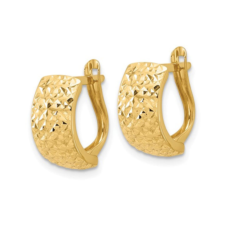 Diamond Cut Omega Hoop Earrings in 14K Yellow Gold Image 4
