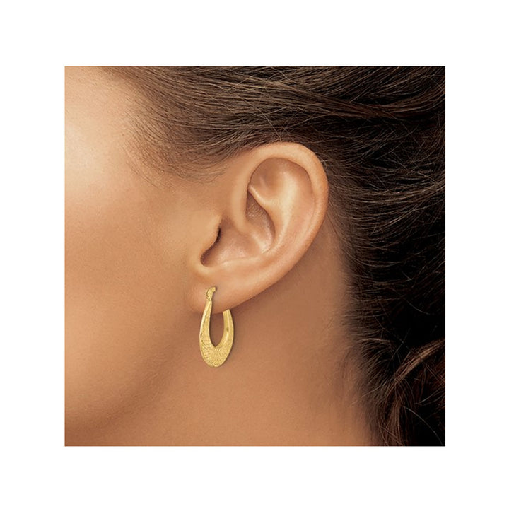 14K Yellow Gold Polished Diamond-Cut Hoop Earrings Image 2