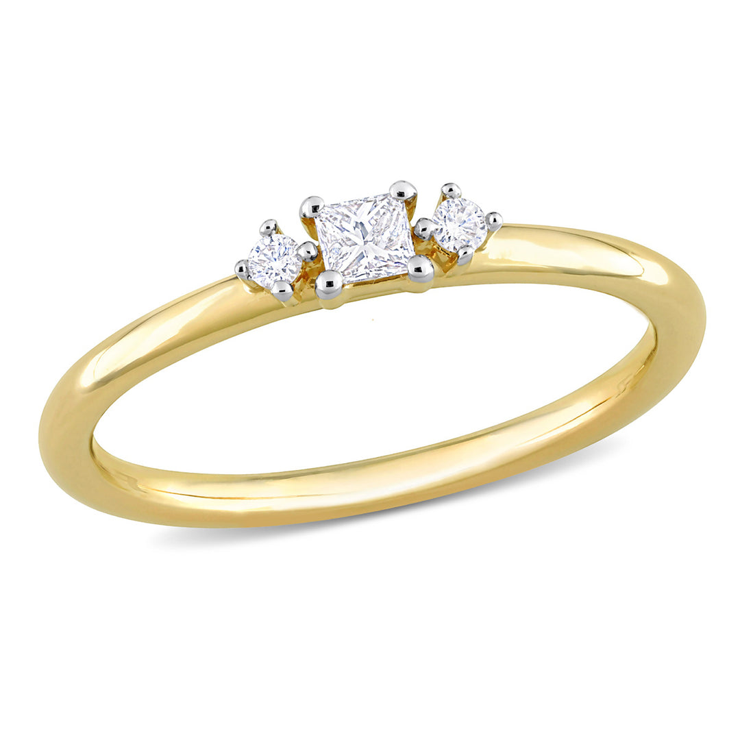 1/6 Carat (ctw I1-I2, H-I) Diamond Three-Stone Ring in 14K Yellow Gold Image 1