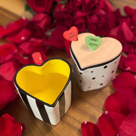 Ceramic Heart Shaped Sugar and Creamer Set Romantic Image 2