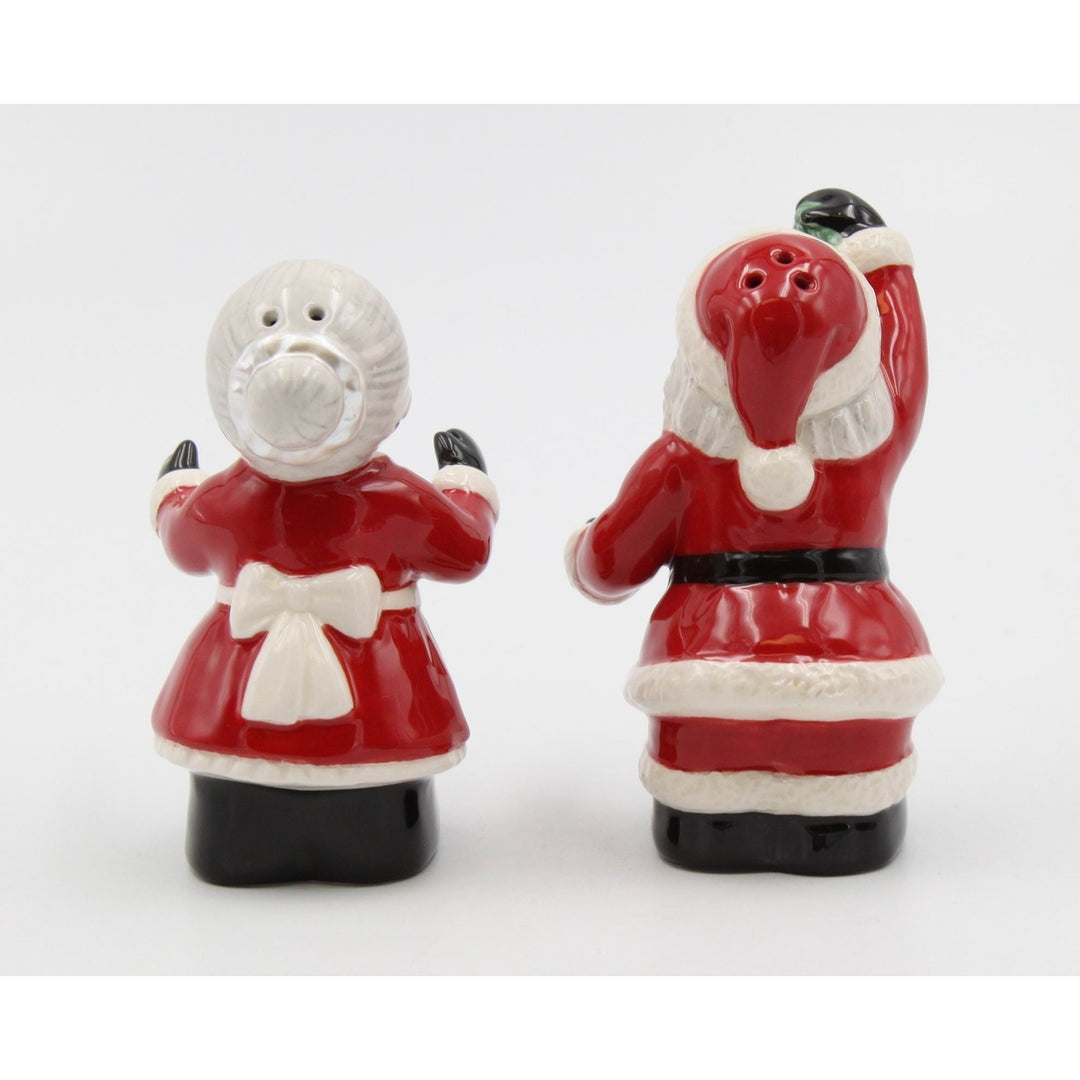 Ceramic Kissing Santa Mrs Claus Salt and Pepper Shakers Gift Set Image 4