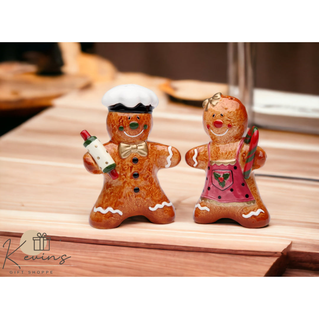 Ceramic Gingerbread Salt and Pepper Shakers  Mom Image 1