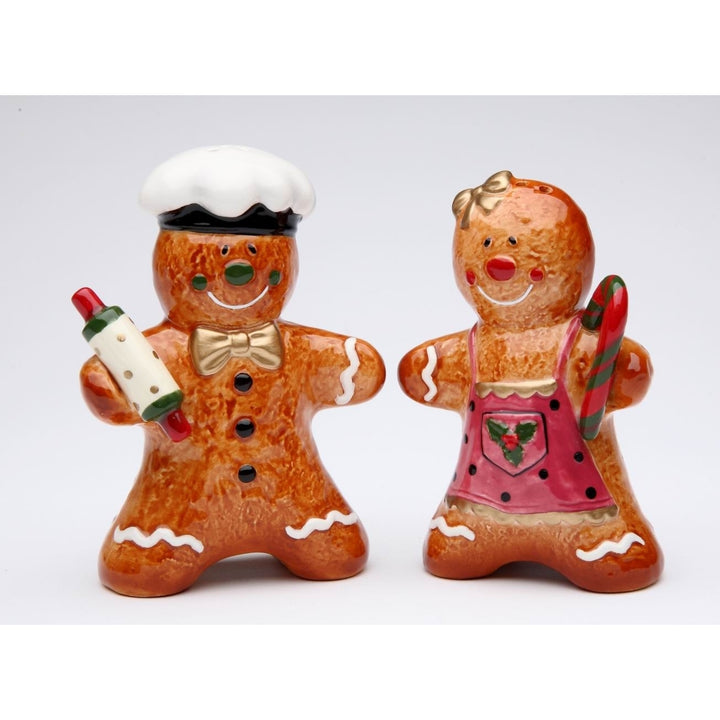 Ceramic Gingerbread Salt and Pepper Shakers  Mom Image 3