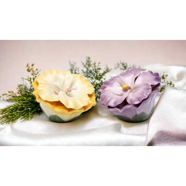 Ceramic Pansy Flower Salt and Pepper Shakers  Mom Image 1