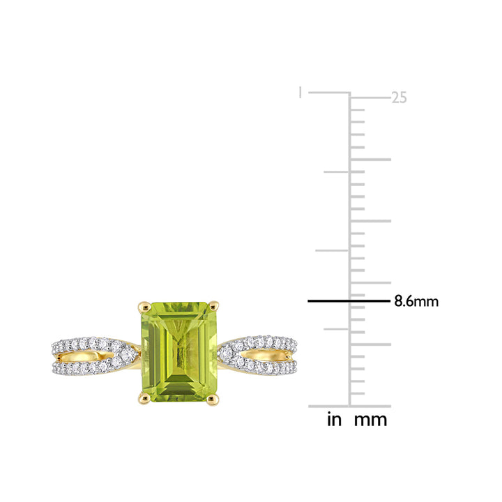 1 5/8 Carat (ctw) Peridot Link Ring in 14K Yellow Gold with Diamonds Image 3