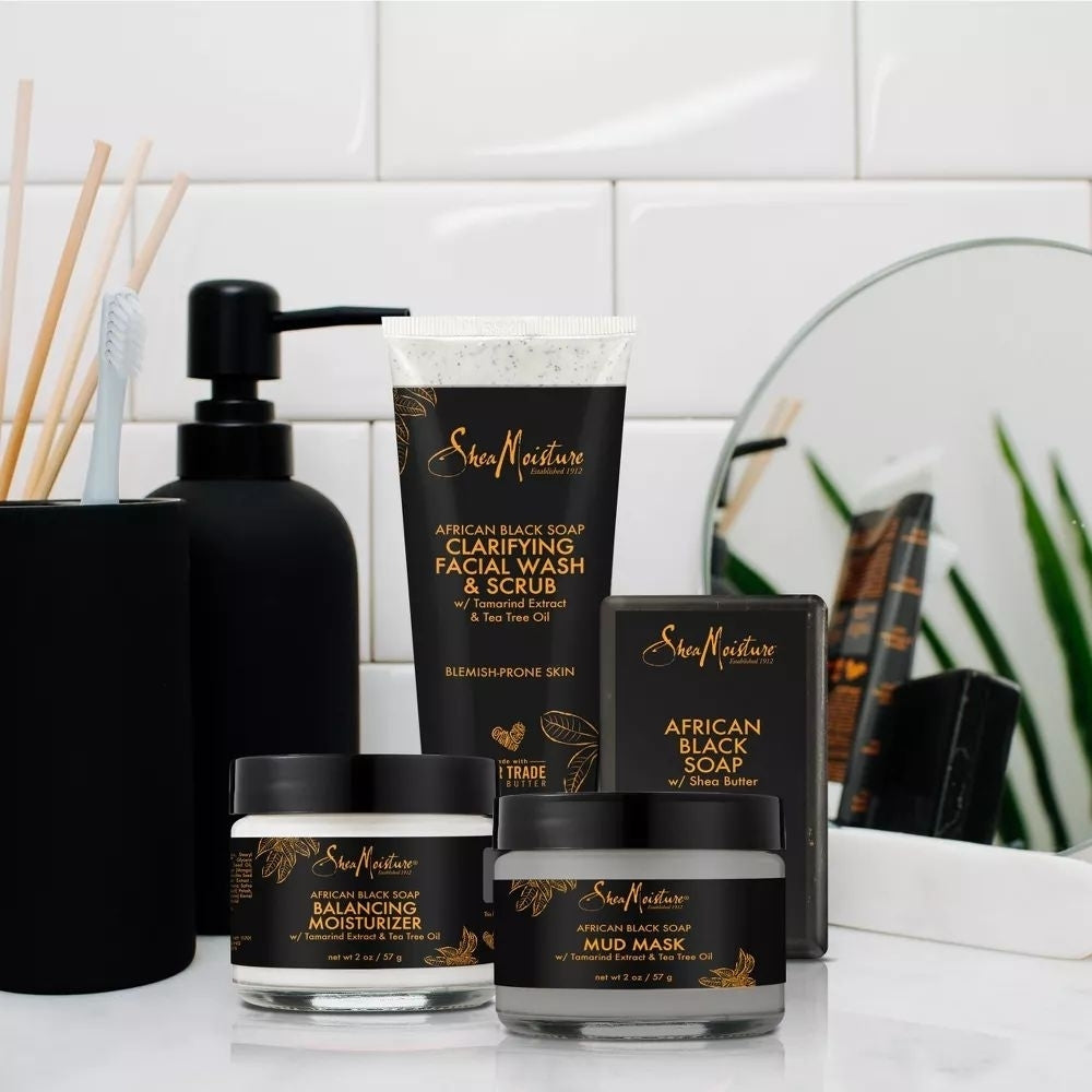 SheaMoisture Clarifying Facial Regiment Kit African Black Soap with Tamarind Extract and Tea Tree Oil 4 Pieces Image 4
