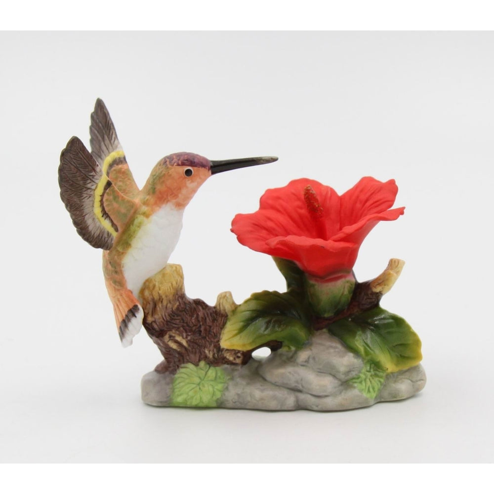 Ceramic Hummingbird Figurine with Hibiscus Flower 3.75 Inch Vintage Image 2