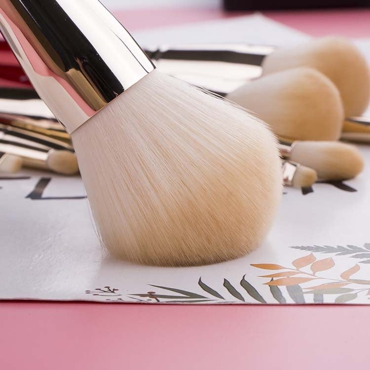 10pcs In 1 Christmas Makeup Brush Set With Powder Brush Foundation Brush Contour Brush Highlight Brush Eye Shadow Brush Image 1