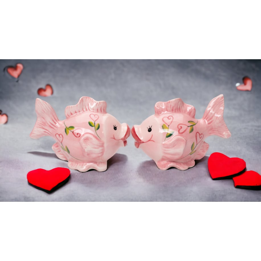 Ceramic Pink Fish Salt and Pepper Shakers Hearts 3 7/8 inch Gift Image 2