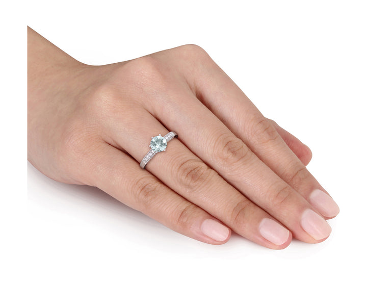 1.00 Carat (ctw) Light Aquamarine Ring with Diamonds in 10K White Gold Image 2