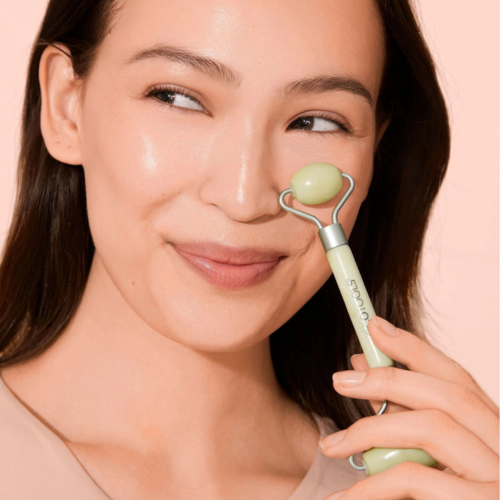 EcoTools Beauty Skin Care Tool Jade Facial Roller and Gua Sha Stone Duo Image 4