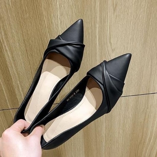 Pointed high heels French womens slim heel temperament 3cm soft leather single shoes with skirt Image 2