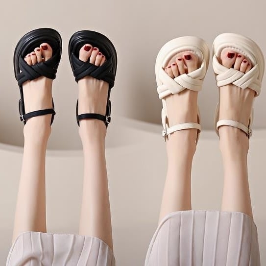 Thick soled sports sandals with a sense of stepping on feces one line buckle sponge cake beach sandals womens matching Image 3