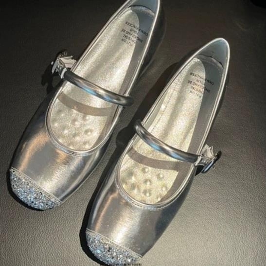 Silver inner raised womens single shoe splicing round toe soft sole flat bottom ballet shoes with a straight line strap Image 3