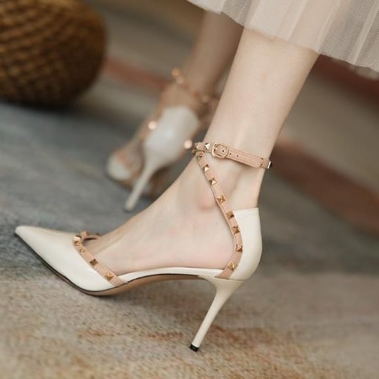 A generation of beautiful women with high heels sandals womens bag top thin heel single shoe pointed toe spring style Image 2