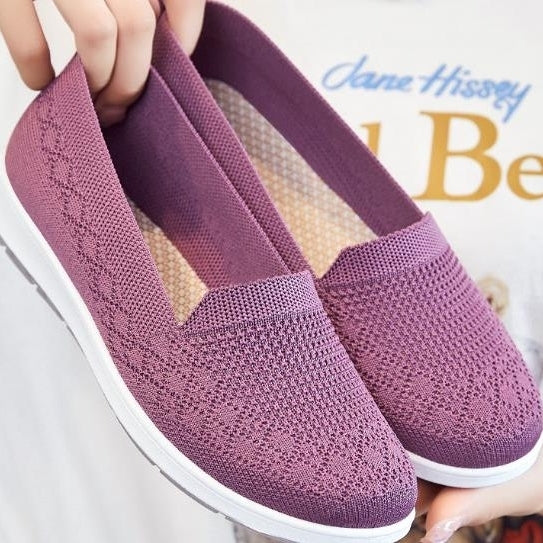 Womens shoes old Beijing cloth shoes casual and breathable flat bottomed shoes soft soled mothers shoes Image 1