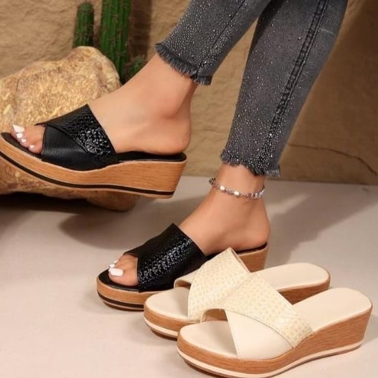 Summer Trendy Womens Shoes Youth Versatile Outwear Home Sandals and Slippers Image 1