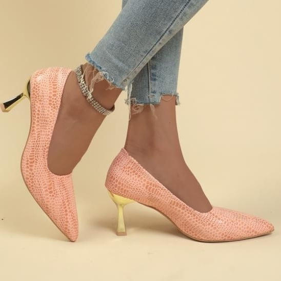 Large size shallow mouthed pointed elegant high heels slim heels and a sexy snake patterned toe sole Image 3