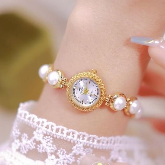 Xiaoxiang Middle Ages Light Luxury Pearl Bracelet Watch Elegant Womens Watch Image 1