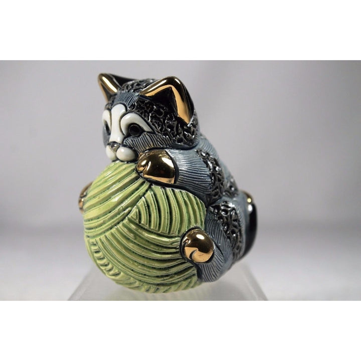 DeRosa Rinconada Family Collection Kitten With Yarn Ball F393 In Box Image 1