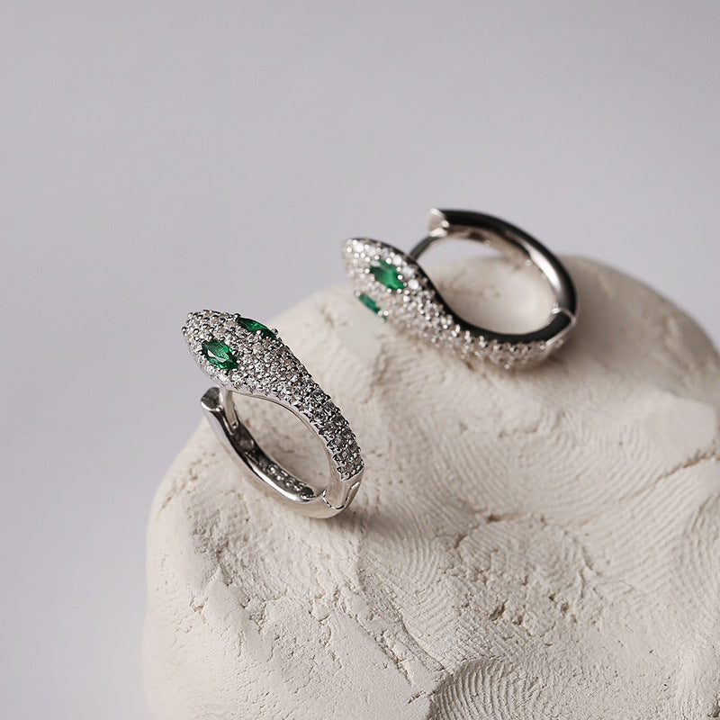 Green Eye Ling Snake Ear Fink S925 Two -Silk Silver Design Acestated earrings Women Watching cold wind earrings 8431X Image 3