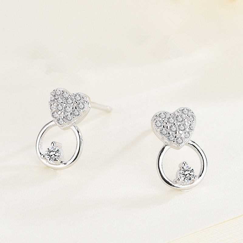 Micro -inlaid Diamond Love Earrings S925 Sterling Silver Niche Sweet Sweet and Advanced Mind -shaped Hollow Circle Image 1